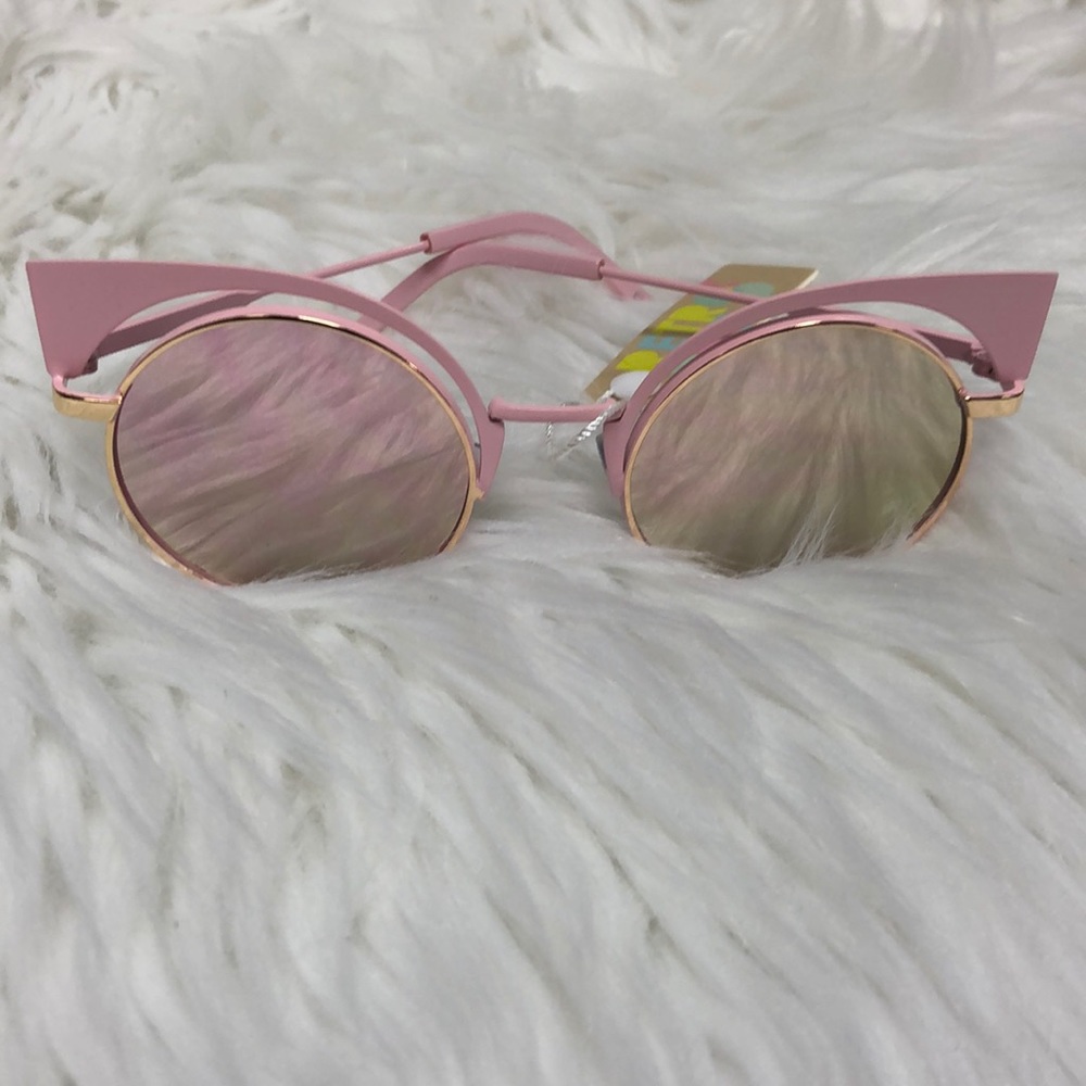Pink and gold round cat eye sunglasses